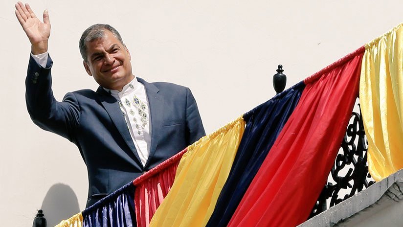 piaang's tweet photo. #FelizLunes #Ecuador que Dios bendiga a mi Patria y a todos los que luchan, defienden, y reconocen el legado de @MashiRafael que unicamente beneficia a su #Pueblo
Vamos a recuperar la Patria a no dejarse engañar, juntos ayer, hoy y siempre
#LibertadParaJorgeGlas
#GlasInvencible https://t.co/wHM3Jjecsu