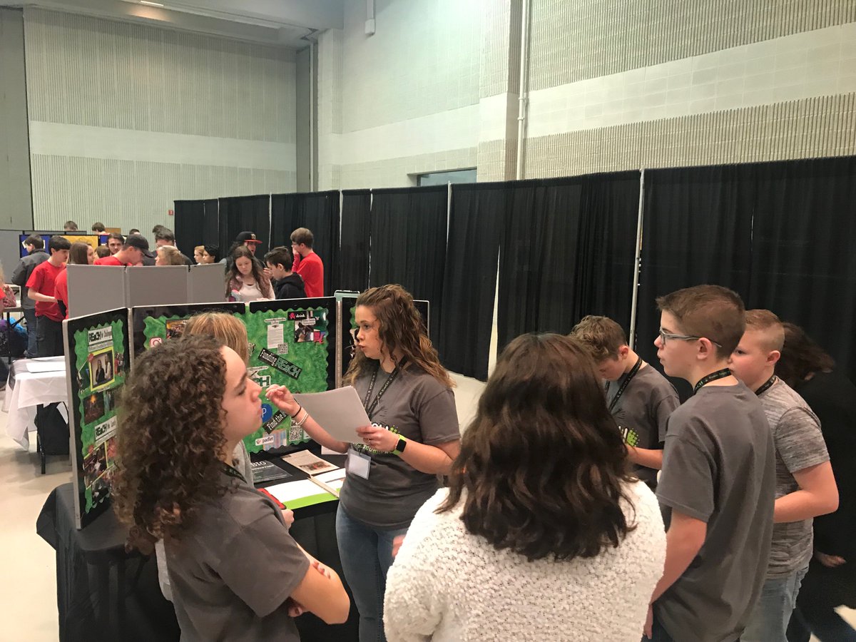 jacksonkyschool's tweet photo. On Thursday, Dec 13th students from all schools participated in the STLP Regional Showcase at the Center in Somerset.  Nine projects scored an 85 or above and will be going to compete at the STLP State Competition at Rupp Arena in April.  #STLP #RoadtoRupp #WeAreJackson https://t.co/5WNUyQv0se