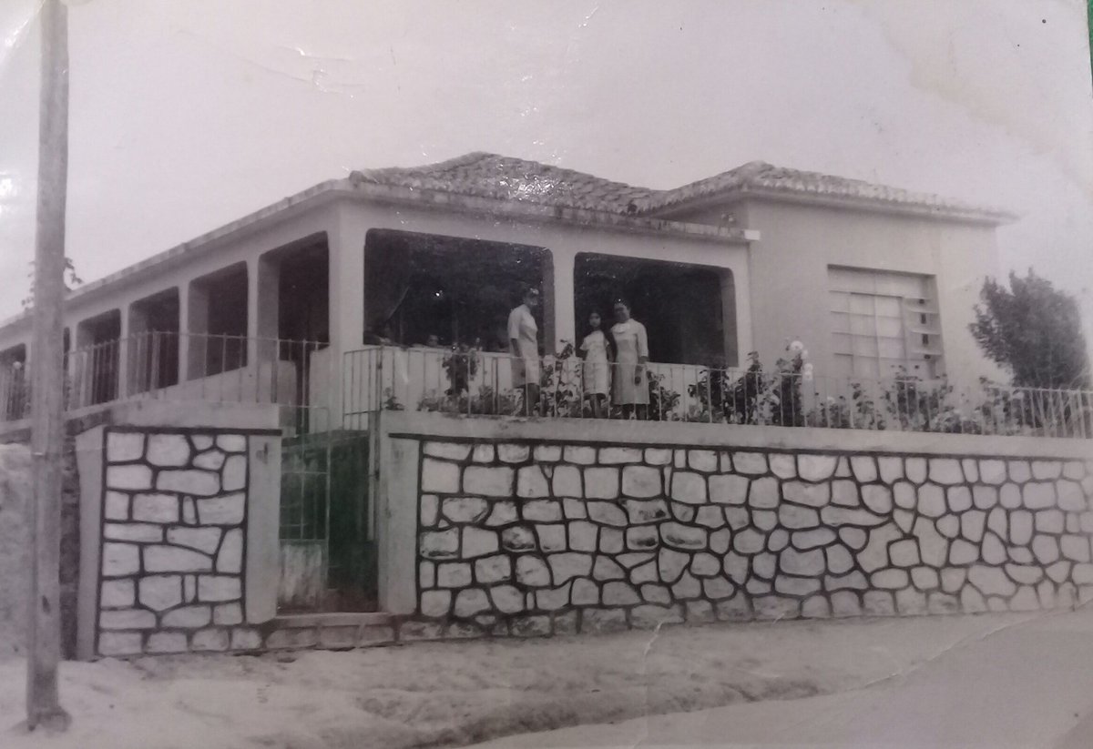 douglasverissi2's tweet photo. A casa dos meus bisavós. Uma construção antiga e admirável de Rubim #RubimMG #Rubim #ValeDoJequitinhonha #SegundaDetremuraSDV https://t.co/nIOIBZL8mR