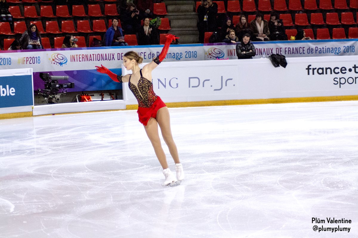 plumvalentine's tweet photo. ladies's sp practices - 23NOV2018 #AlexiaPaganini #IDF2018 #IPF2018 #GPFigure https://t.co/xxYqj6l5et