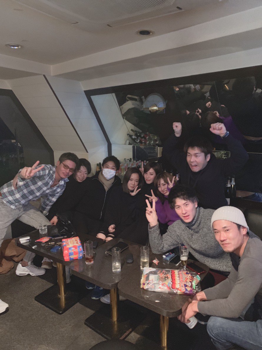 vellfire7027's tweet photo. 寝不足で仕事も死にそうになりながら頑張った
#地元メンツ
#次は年末年始 https://t.co/hJJd4gnnJB