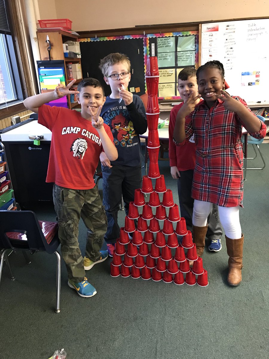 Lyons3rdGrade's tweet photo. Christmas cup challenge https://t.co/tgnCIcIT6K