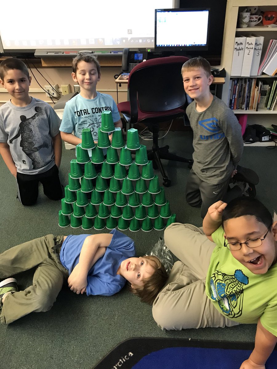 Lyons3rdGrade's tweet photo. Christmas cup challenge https://t.co/tgnCIcIT6K