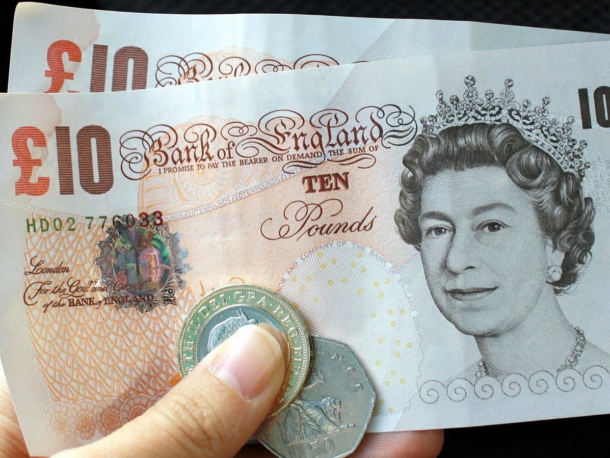 はやひとの イギリス王国エリザベス女王ポンド通貨 ポンドはイギリス で使われるイギリスポンド などの通貨の単位である ほかにはエジプトポンドやレバノンポンドやスーダンポンドなどがある ポンド イギリスポンド 通貨 紙幣 エリザベス女王