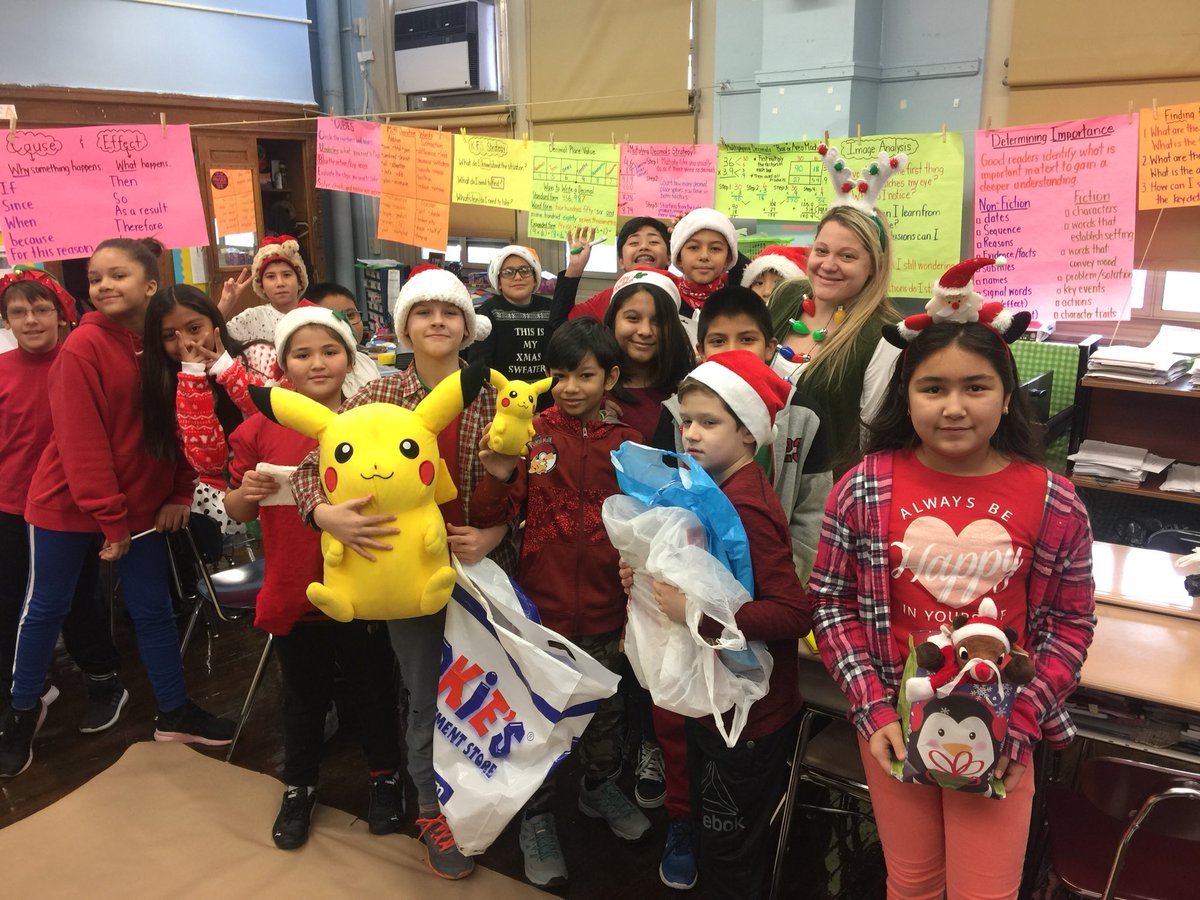 MissGina253's tweet photo. December 14th USPS Operation Santa with Grade 5. Let’s Pay It Forward -Wrapping gifts for our adopted families...🎄 @D21_Community @NYCSchools @thedegoviagroup @DOEChancellor @ChaimDeutsch https://t.co/DPEVqfGWoV