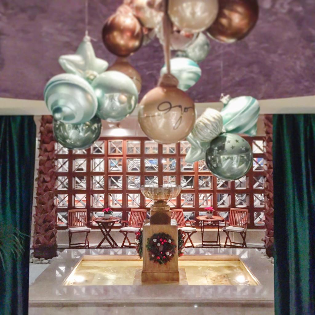 grandebretagne's tweet photo. Escape at the GB Spa and make this festive season the most relaxing &amp; rejuvenating. https://t.co/fknjlYXx4r 🎀 #hotelgrandebretagne #gbspa #christmas https://t.co/e5Q6BrIjTq