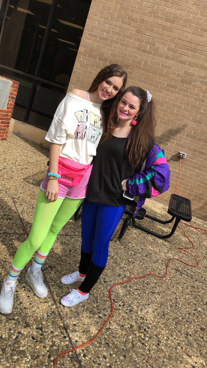 ash_vinyard's tweet photo. happy birthday taughte!! thanks for hanging out w me 24/7 and always making me giggle!💜💜 https://t.co/wLzWGyodIm