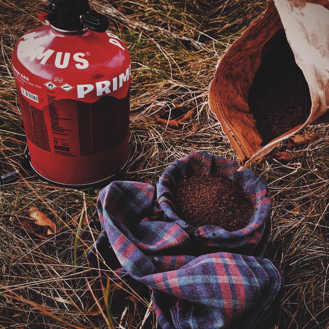wyldecollective's tweet photo. | @wildyouth_wild experimenting with brewing our coffee outdoors. Those compostable bags feeling right at home |
#specialtycoffee #thegreatoutdoors #outdoorbrew https://t.co/ItLiWX3ucP