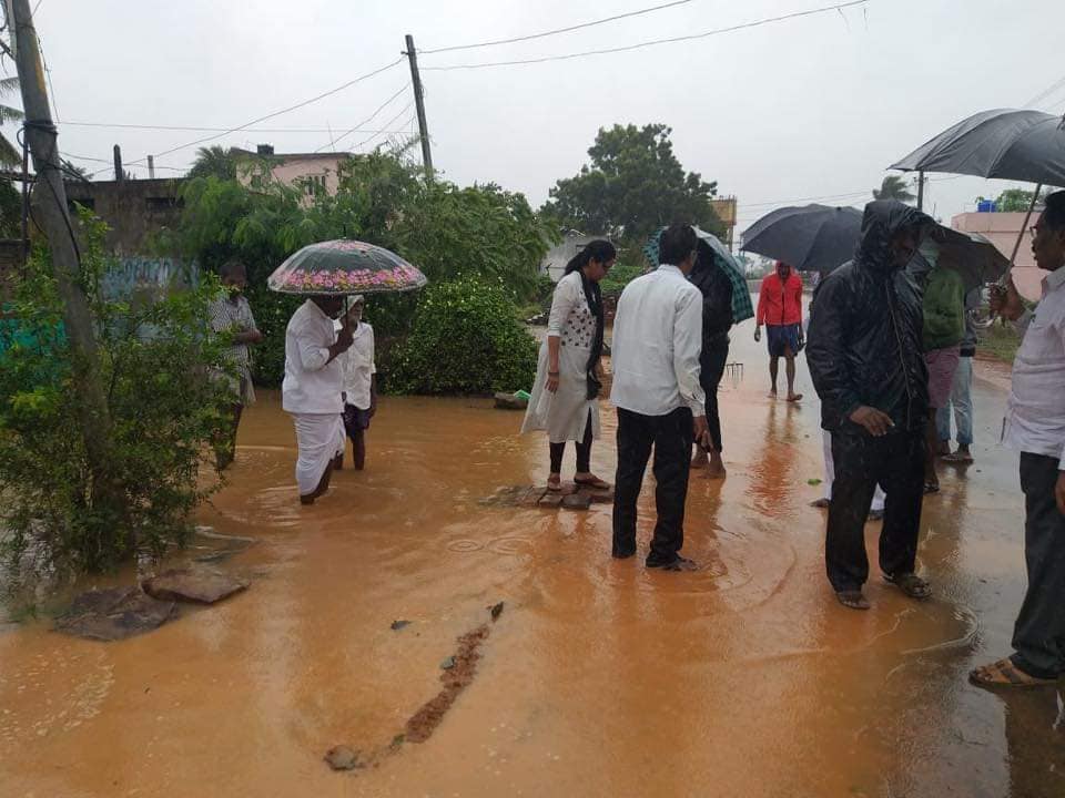 2019Nri's tweet photo. తుఫాను తీరం దాటిన నిమాషాల వ్యవధిలోనే అధికార యంత్రాంగం పనిలో దిగింది
#Phethai #PhethaiCyclone #AndhraPradesh #ChandrababuNaidu #TDPforDevelopment #NRITDP2019 https://t.co/qucvGgr5ZK