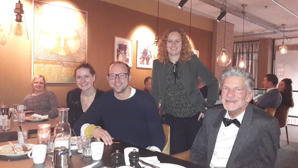 jong_bar's tweet photo. Vanochtend hadden we weer het jaarlijkse kerstontbijt van #jongBAR! Fijne feestdagen allemaal! https://t.co/sCxGRNWRQR