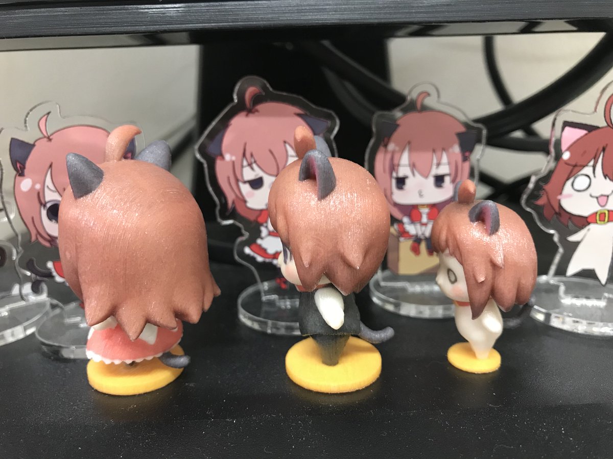 meguayu's tweet photo. DMMで3Dプリントしたあゆめぐが揃ったよ〜。
ムッチャ可愛い。
マンドラゴラ4cm 男の子、女の子5cmです。
女の子が一番体積大きいから高かった。
すっごい可愛い！やんばいかわいい
#3Dプリント #フィギュア #あゆめぐ https://t.co/3cRTmmUHiN