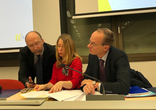 Bulc_EU's tweet image. Overall external #transport costs are estimated at around EUR 1,000 billion (around 7% of EU GDP). User and #polluters do not fully pay for these costs, not in any mode. We now have a 'society/#environment pays' principle ! Engaging discussion ahead → europa.eu/!mw93DY