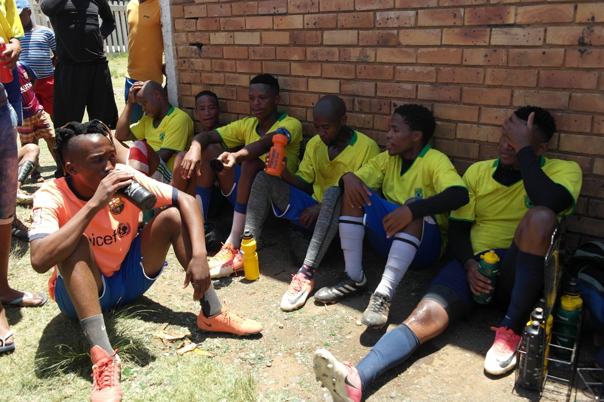 khunelegacytour's tweet photo. #KhuneLegacyTournament TOP 8 currently underway at Ventersdorp - Tshing,Ext 2 Sports Ground.
1st Semi-Final
Marashea FC 2 - 2 Mabina FC
#KLT2018 https://t.co/mEcL9uakQY