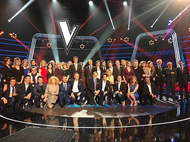 albertochicote's tweet photo. EQUIPAZO de @atresmediacom en el #Upfront2018 .
Me siento ORGULLOSO de compartir proyectos y trabajo con tanto profesional de la comunicación. https://t.co/clrTRmjuzC