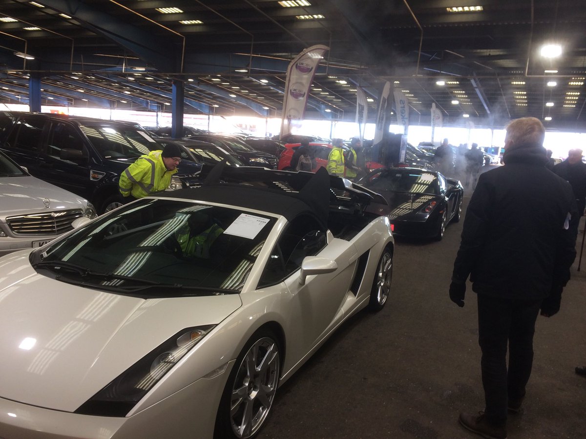JBrown_GG's tweet image. A pair of Lamborghini s going through now. Here ⁦@BCA_Auctions⁩. ⁦@GlassGuide⁩