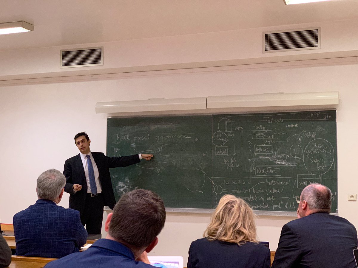 M2DC2EN's tweet photo. Journée consacrée à la #blockchain, organisée par notre Master, en partenariat avec le DReDIS, l’@IRJS_Paris1 et le réseau TransEurope Experts.

Ici, @ArthurB nous présente la gouvernance par le fork et @tezos https://t.co/jVDv8seX1l