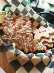 Empecemos la semana ¡¡tomando un navideño y veraniego desayuno en la fuente!!
Te vamos a sorprender con nuestros nuevos sabores en esta época del año. 
Abrimos a las 7:30. 
🎄🎄🎄🎄🎄🎄