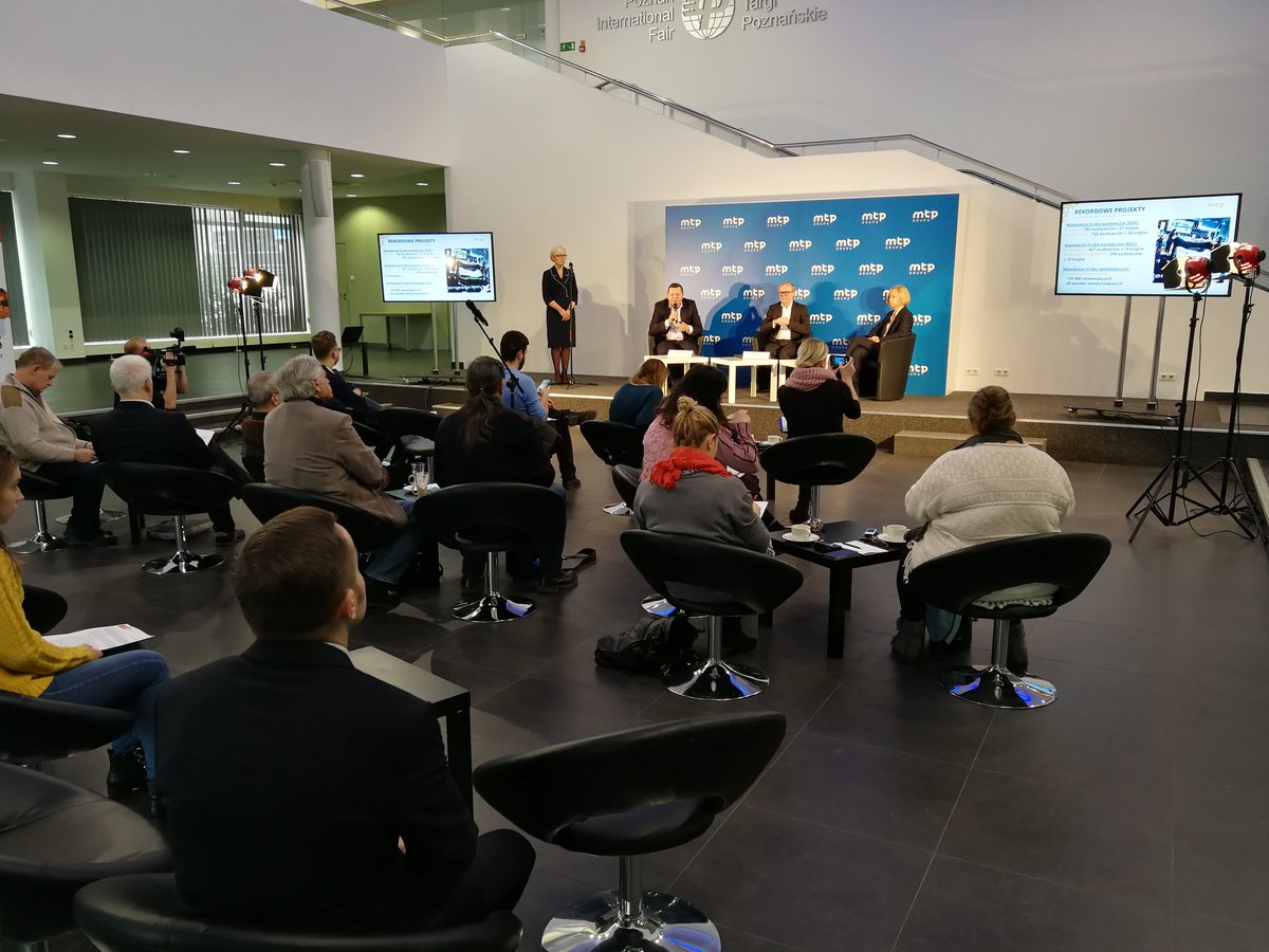 TomaszKobierski's tweet photo. Podsumowujemy rok 2018 i mówimy o nowym :) A jest o czym: #cop24,  nowe targi i zmiany, zmiany, zmiany :) Najważniejsza - powstała Grupa MTP.
#konferencjaprasowagrupamtp #GrupaMTP #poznan #targi https://t.co/65omOqpa5x