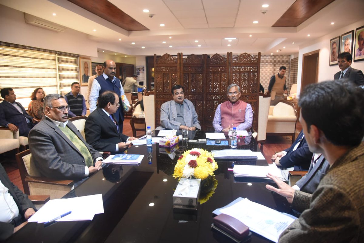 nitin_gadkari's tweet photo. उत्तराखंड के मुख्यमंत्री श्री त्रिवेंद्र सिंह रावत जी ने भेट की। उत्तराखंड में चल रही लखवाड़ समेत विभिन्न विकास परियोजनाओं पर विस्तार से चर्चा हुई । https://t.co/jwDbjTFSYE