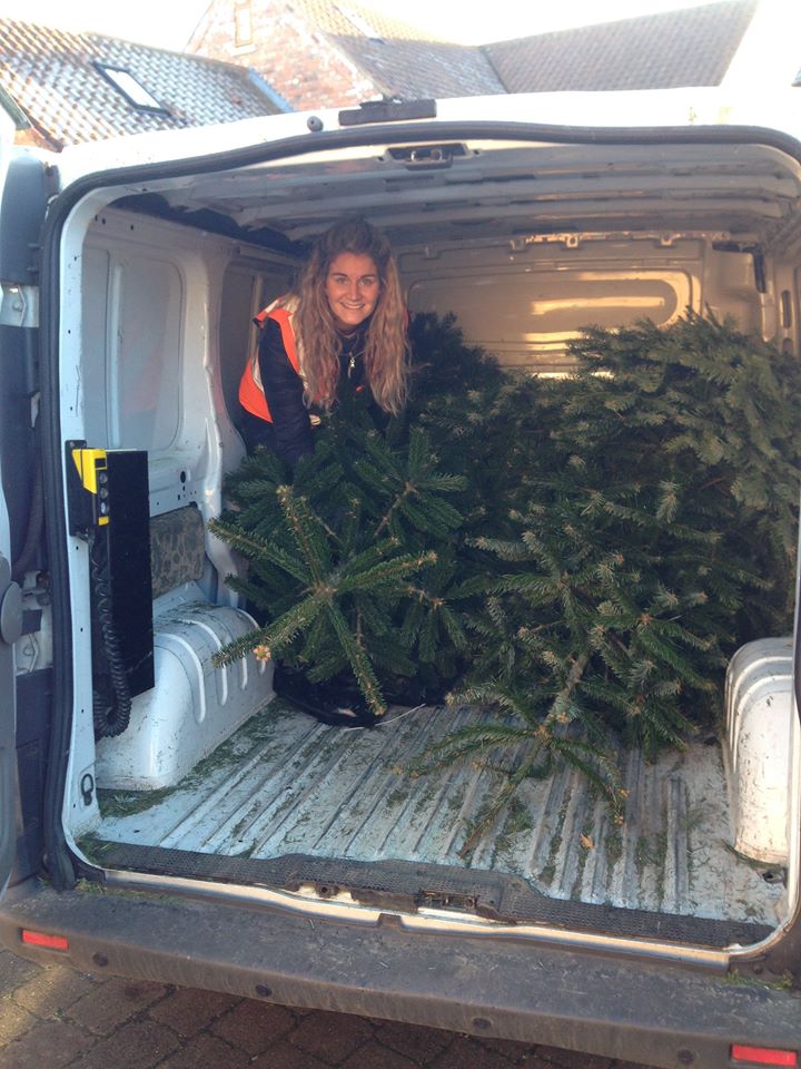 StBarnabasLinc's tweet photo. For a donation, we will recycle your unwanted Christmas tree. £10 buys Christmas Dinner for a patient in our Hospice. Sign up today #treecycle19 https://t.co/4A9LmU5pnl https://t.co/QnQ75p0ab6