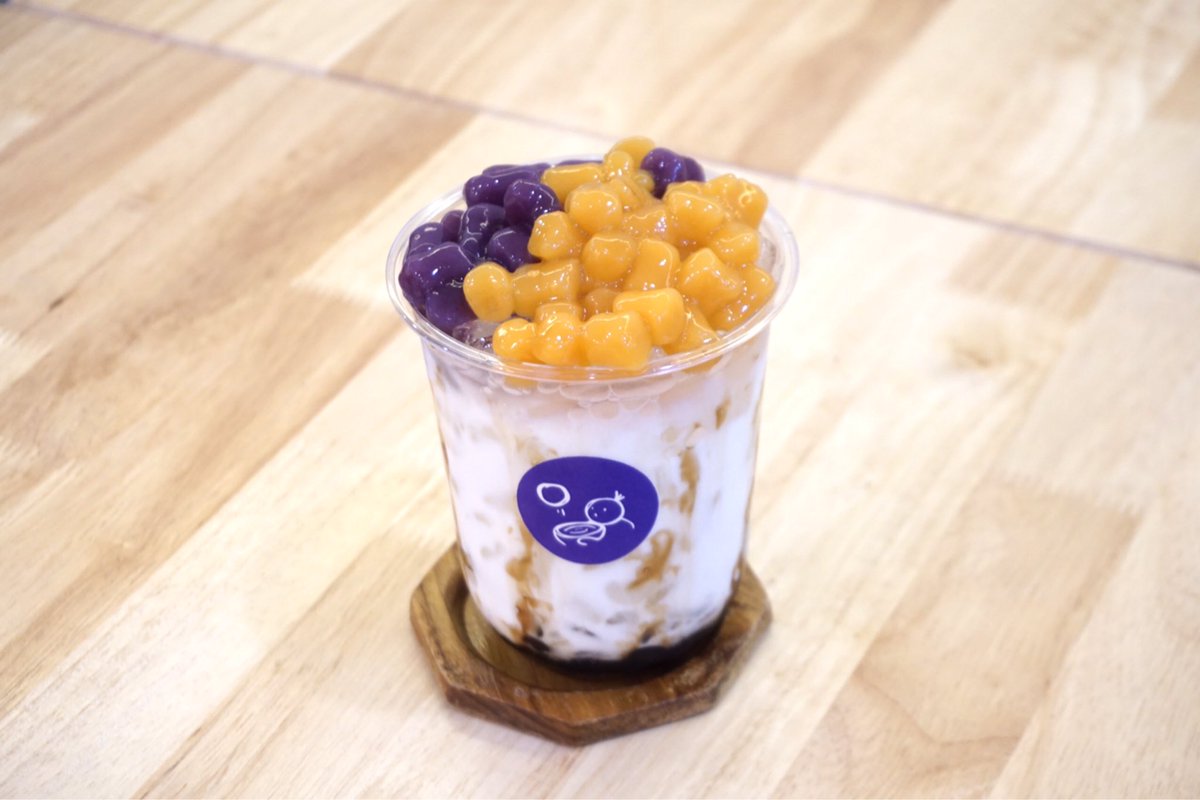 Eatleklek's tweet photo. #บัวลอยโอลาฟ บัวลอยร้านนี้ต้มสดใหม่ เค้าปั้นเองด้วย ใช้วัตถุดิบธรรมชาติ มันม่วงนี่ก็มันม่วงญี่ปุ่นนะ มีไส้งาดำ ไข่เค็มลาวา และมันหวาน รวมๆคือไม่หวานเกิน มาลองได้
📍ร้าน klom dessert house Stadium One มีที่จอดรถ @aroii https://t.co/1lHklNP68e