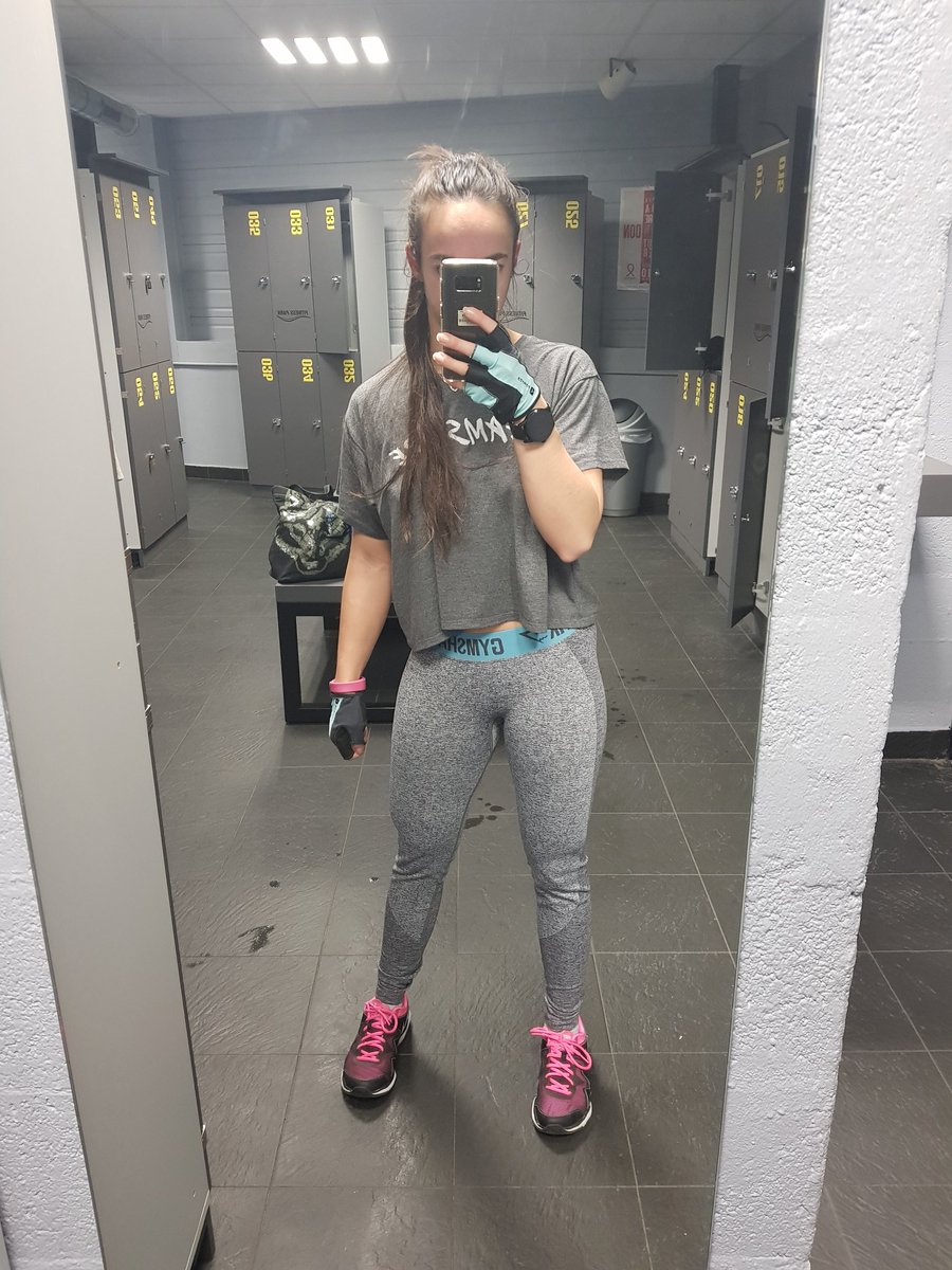 Maeva0171's tweet photo. Croyez en vous plus qu'en n'importe qui. Vous ne le savez pas mais vous êtes capable de beaucoup. 💪
#legday #quadris #fit #fitness #fitnessmotivation #musculation #muscu https://t.co/nM410Y8MCR