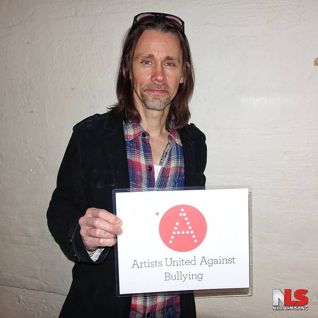 Via  <a href="/AUABofficial/">Artists United Against Bullying</a> on Instagram 
Thanks for your support <a href="/MylesKennedy/">Myles Kennedy</a> #AUAB
#stopbullying #StopBullyingNow #DontBeABully #BeKindToEachOther #BeGoodToEachOther
Pic © <a href="/NLimSang/">Neil Lim Sang</a>
#MylesKennedy #AlterBridge 
#YearOfTheTigerTour