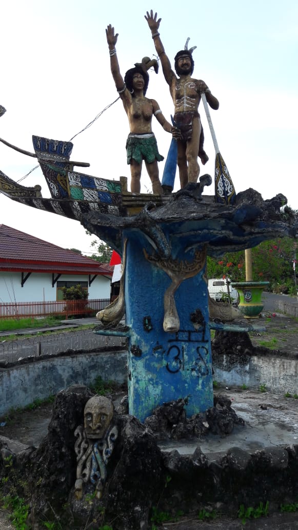 danamon's tweet photo. Danamon menginspirasi melalui kerja sama antara Danamon cabang Manokwari dan Yayasan Danamon Peduli.

Sebelum lihat hasilnya, inilah penampakan Tugu Taman Kota Raja sebelum direnovasi oleh Danamon.

#DanamonMenginspirasi #DanamonPeduli #SaatnyaPegangKendali https://t.co/WcF7tSHrVB