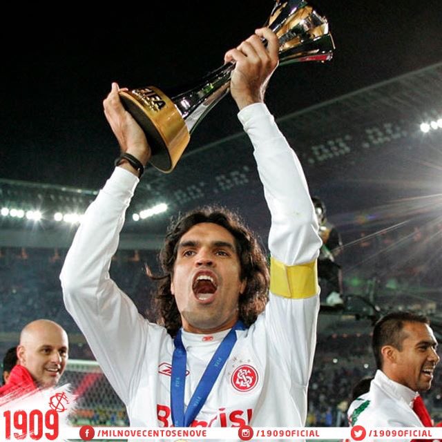 luuhfacciochi's tweet image. O MUNDO NAS MÃOS DO CAPITÃO! 

#12AnosMundoVermelho #ÉOINTER 🔴⚪️