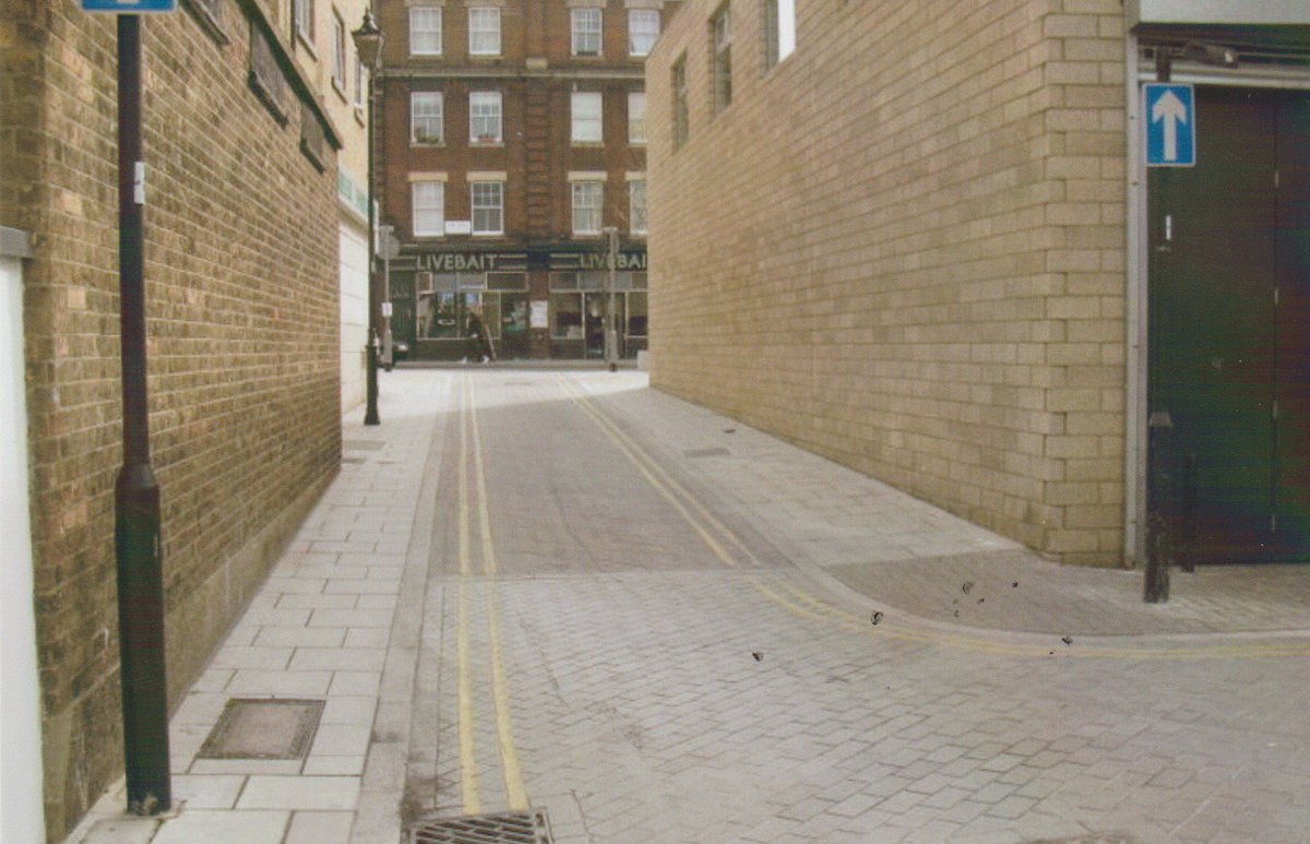 tuppenwaterloo's tweet photo. Who in their right mind would want to build a 2nd entrance to Southwark Tube here only @TfL remember @lambeth_council ruling in 2009 the impact on surrounding residential properties was unacceptable. Nothing has changed https://t.co/uOmS887T2j