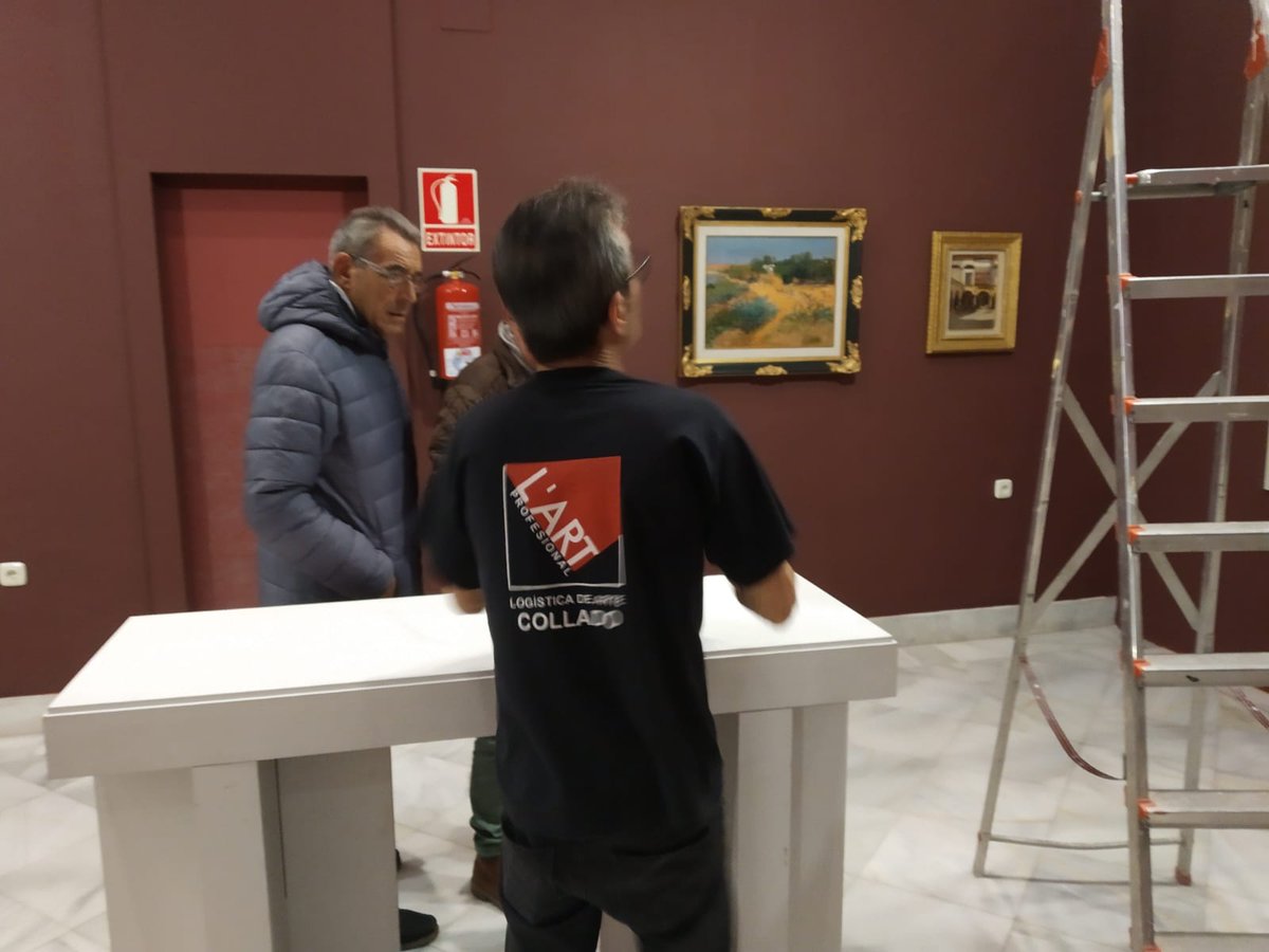 EspaciodearteSC's tweet photo. Montaje de la exposición en Ceuta "maestros y coetáneos de Bertuchi de la Casa Asjaris". 
Se podrán contemplar hasta el 9 de marzo de 2019, en el Museo de Ceuta, obras de pintores como Eduardo Guerra, José Larrocha, Rafael Latorre, José Ruiz de Almodovar entre otros... https://t.co/OL79yzZUB5