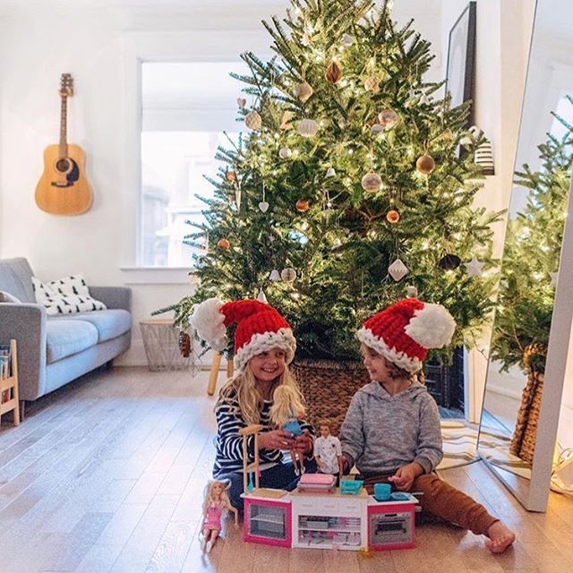 MiamiMomCo's tweet photo. Tis the season for toys under the tree...but are your child's toys safe? .
.
Moms &amp; Dads, let’s take a serious look at these toy safety tips from our partners at @baptisthealthsf in order to make informed decisions when shopping for toys for our little o… https://t.co/kLQ5LHif65 https://t.co/6RiAsWvPbI
