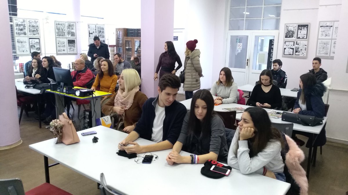 EUinfoNis's tweet photo. Danas smo sa srednjoškolcima u Leskovcu pričali o nagradnom konkursu Evropski dnevnik. Puno sreće svima! Sledeća stanica, Vranje 🙂 @evrodnevnik #euteka https://t.co/R53iiuYMo5