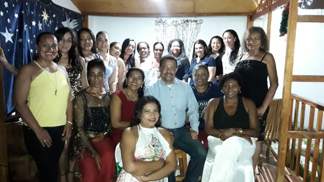 mgodoyrosero's tweet photo. Estamos una semana de recibir la navidad; por eso a nombre del Equipo Femenino LPC expresamos nuestro deseo de paz de unión de fe y esperanza en dias mejores para todos.
Que la estrella de Belén que un día guió a los pastores al encuentro con el Salvador, nos guié a su encurntro. https://t.co/ksKCE88hWg