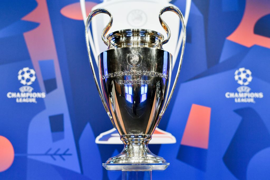 BBCSport's tweet photo. Full Champions League draw:

⚽ Schalke v Man City
⚽ Atletico Madrid v Juventus
⚽ Man Utd v PSG 
⚽ Tottenham v Borussia Dortmund
⚽ Lyon v Barcelona
⚽ Roma v Porto 
⚽ Ajax v Real Madrid 
⚽ Liverpool v Bayern Munich
👉 https://t.co/22eR5fKHWf #UCLDraw #bbcfootball https://t.co/ar1iF8aosf