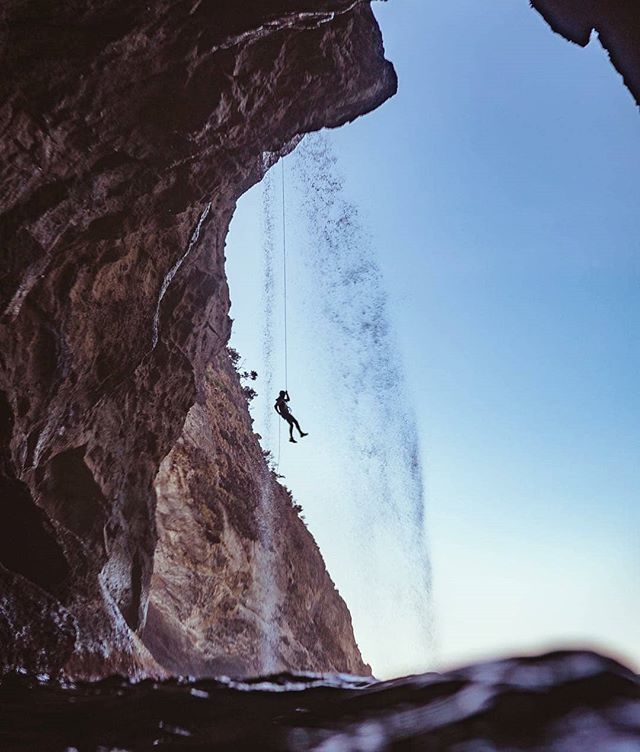 AzoresWhatElse's tweet photo. Photo By @humaneyes.co -  You can find adventure everywhere at Flores, but if you look hard enough you’ll even find waterfalls draining at the Sea 🙌
Having some fun with @rope_adventures 
#OutdoorStories
.
#Repost #AzoresWhatElse #Azores #Açores #Por… https://t.co/fWkRW8l7qo https://t.co/ZtwBKyErcd