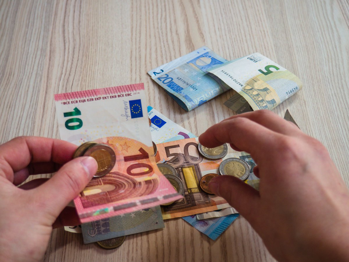 Wanneer zijn kosten aan- of verkoopkosten van een deelneming en vallen zij onder de... bit.ly/2Bfvzyk