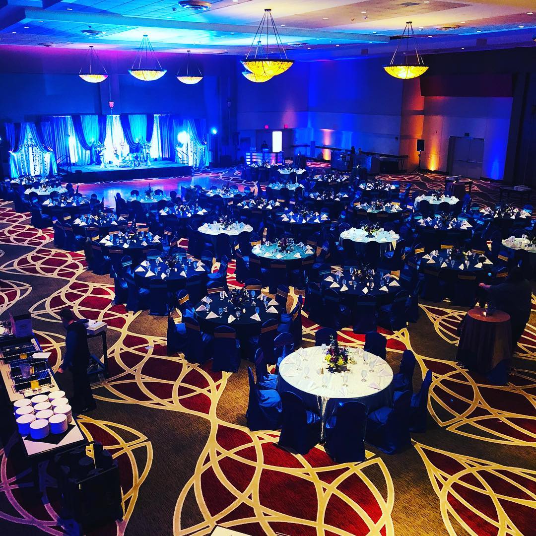 OpeningMindsEnt's tweet photo. Congrats to Shwetabh and Divya on your marriage! Here are scenes from their Columbus, Ohio sangeet at the Hyatt Regency Columbus!

#OpeningMinds #DJ #DJVikas #Wedding #Weddings #IndianWedding #IndianWeddings https://t.co/ZXo5rbEmUE