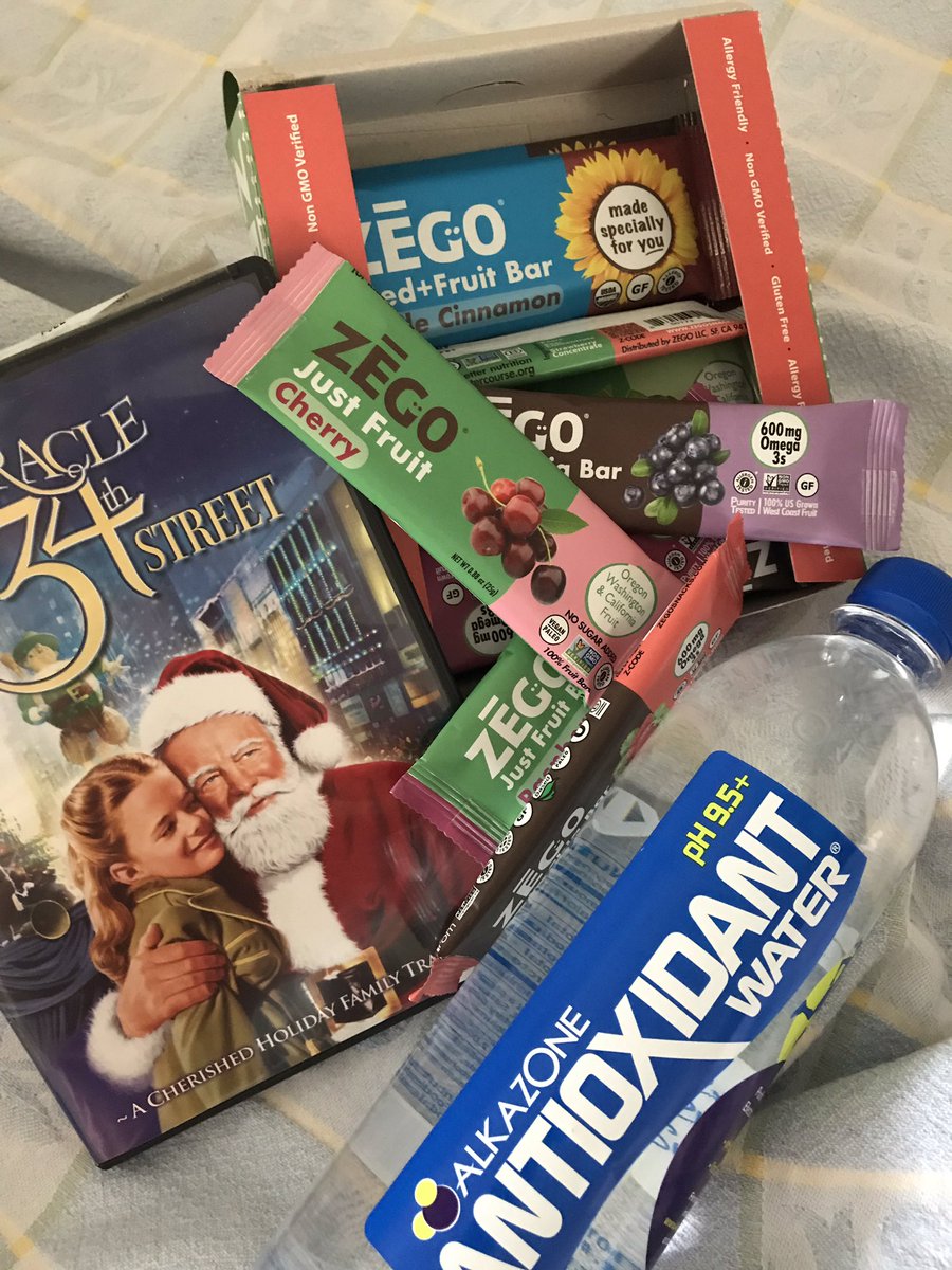 DrJeanetteND's tweet image. My #disasterkit post #homefire Thank goodness I had some radio #guest #samples that could support me after a home fire. #antioxidants in #alkazonewater was essential and #nutrients in @ZEGOFoods bars clean eating Thank you for these items!