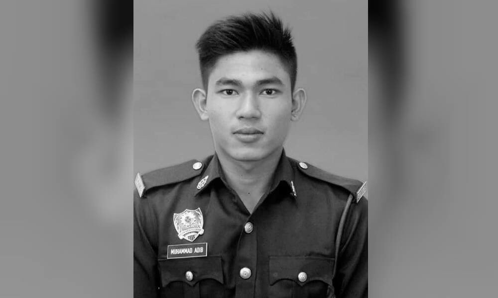 Al Fatihah. Seluruh warga KDN mengucapkan salam takziah kepada keluarga anggota bomba, Muhammad Adib Mohd Kassim yang telah meninggal dunia pada jam 9.41 malam tadi.

Semoga roh Allahyarham dicucuri rahmat dan ditempatkan dalam golongan orang yang beriman.