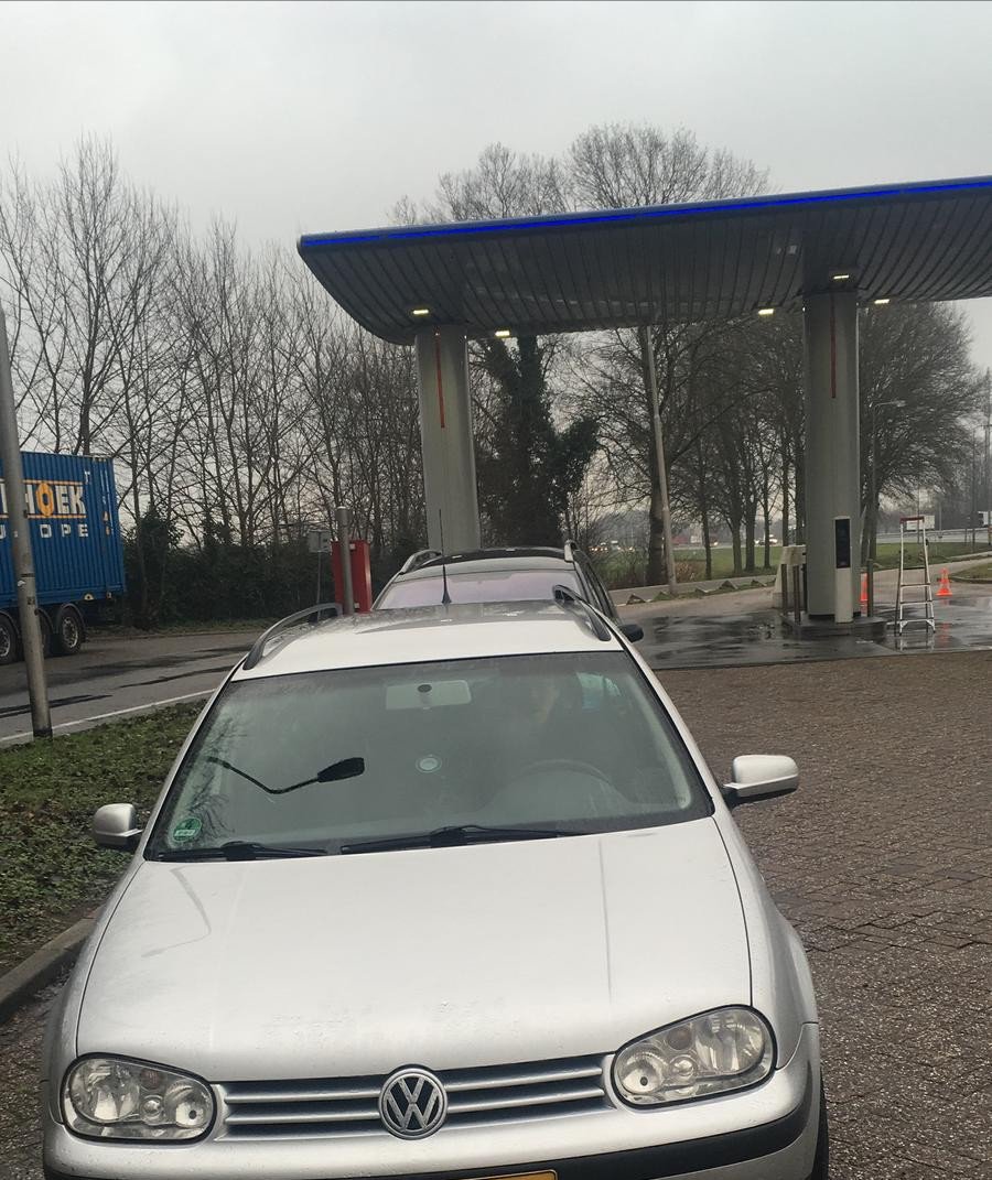 matthijsotto's tweet photo. #ANWB laat je gewoon staan. Welkom bij de slechtste pechhulp van Nederland. https://t.co/cmHrjF26bY