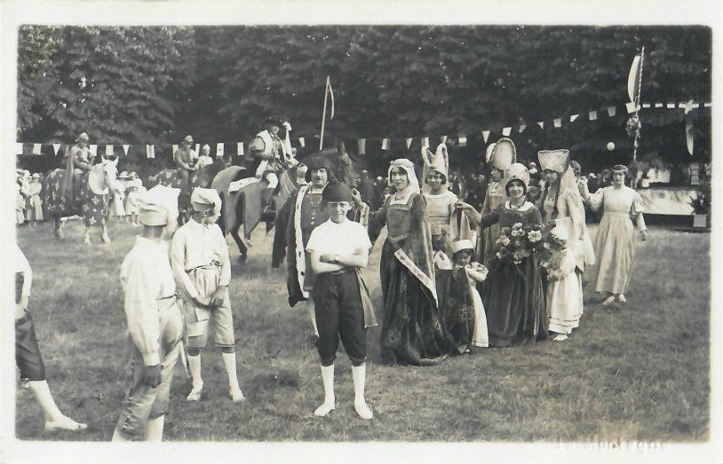 Archivdiocese44's tweet photo. Nouveau fonds disponible pour la recherche: Archives paroissiales de #LePellerin. Dans le fonds photo, le patronage et ses activités. Ici photo extraite de la kermesse napolitaine de 1935.
https://t.co/JsKuPNtbZ1 https://t.co/PmOAySbaqG