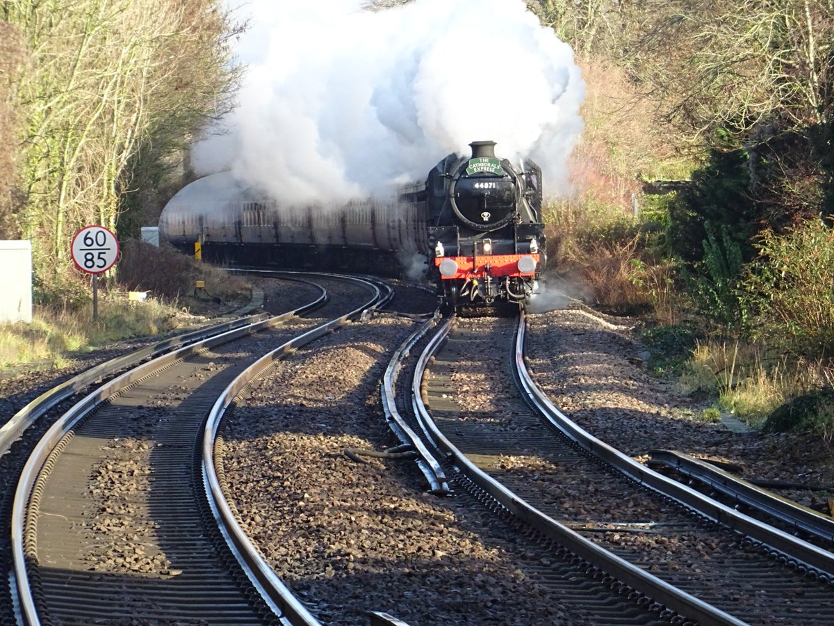 Pentahawk's tweet photo. What a wonderful sight!!! - A Steam Train (Black Five 44871) passing thru Rowlands Castle en route to #Yeovil this morning. @Steam_Dreams @steamtrainphots #steam #steamlocos #CathedralsExpress #Locomotive https://t.co/5KuxfMqrGP