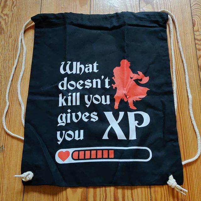 Shadowelf's tweet photo. "What doesn't kill you gives you XP" #Adventskalender #GeekStuff #Turnbeutelvergesser #Rollenspiel #RPG #Nerdstuff #GeekKalender #Turnbeutel #XP https://t.co/XRfCRwRP7g https://t.co/7GsAxRP2ZT