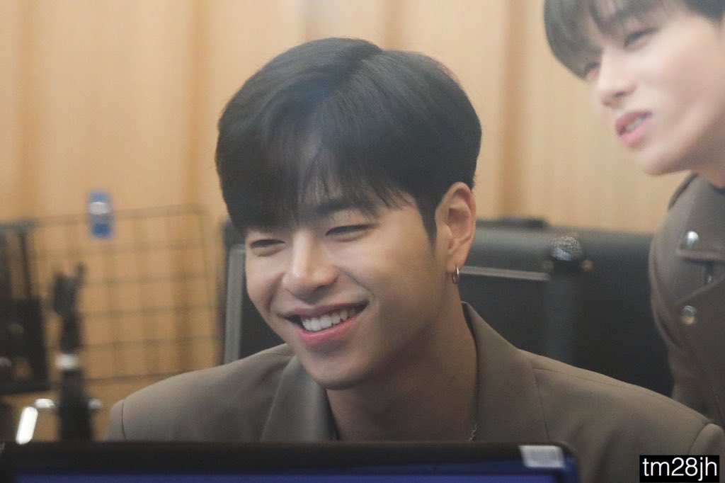 My stress and tiredness go away whenever I see your smile. Thank you for being my happy pill!  #JUNHOE  #JUNE  #iKON  #구준회  #준회  #아이콘  #ジュネ
