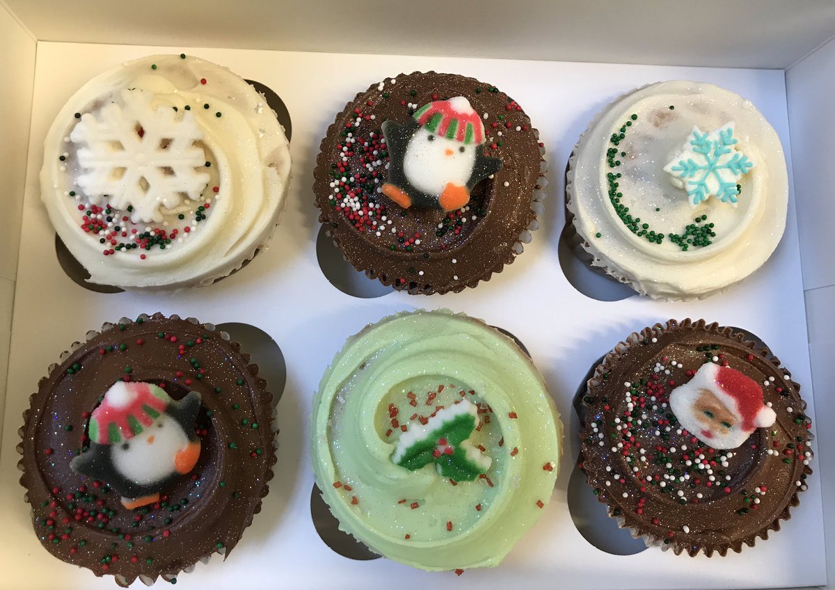 KatePotts01's tweet photo. The festive diet has well and truly begun at @GQLittler 

#cupcakecentral #christmascake https://t.co/RQn9e8IqoB