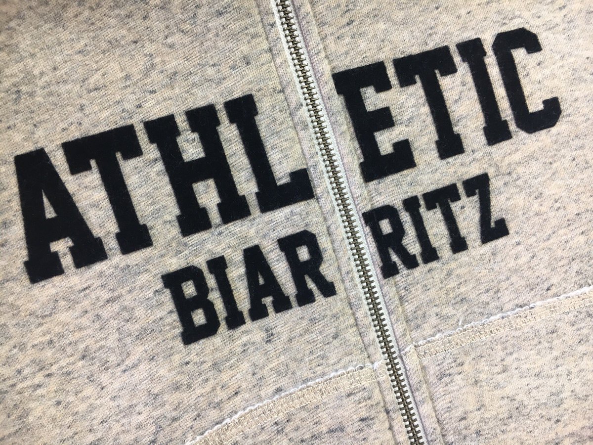 KokoloFrance's tweet photo. #MondayMarking Our expertise - Notre expertise | Marquage TransFlock - TransFlock Marking #Kokolo #garment #gots #fairwear #organiccotton #expertise #sweat #hoody #production https://t.co/oyJ3WsFwfx