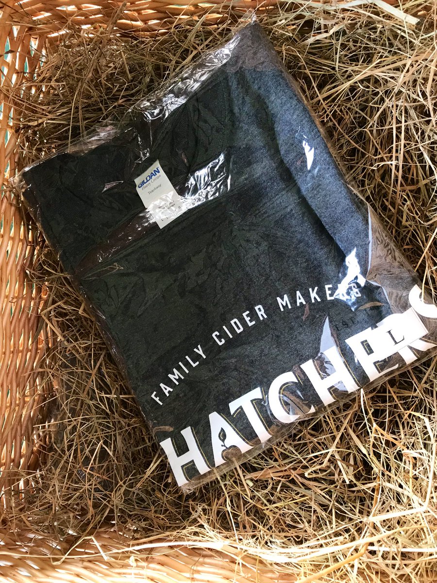 YTFC's tweet image. WIN | Christmas has come early thanks to our sponsors @thatchers_cider 😍

📌 selection of drinks
📌 Somerset cider tour for 2
📌 Thatchers t-shirt 
📌 Thatchers lanyard 

To be in with a chance of winning the hamper just RT, with a winner chosen this Friday! #YTFC