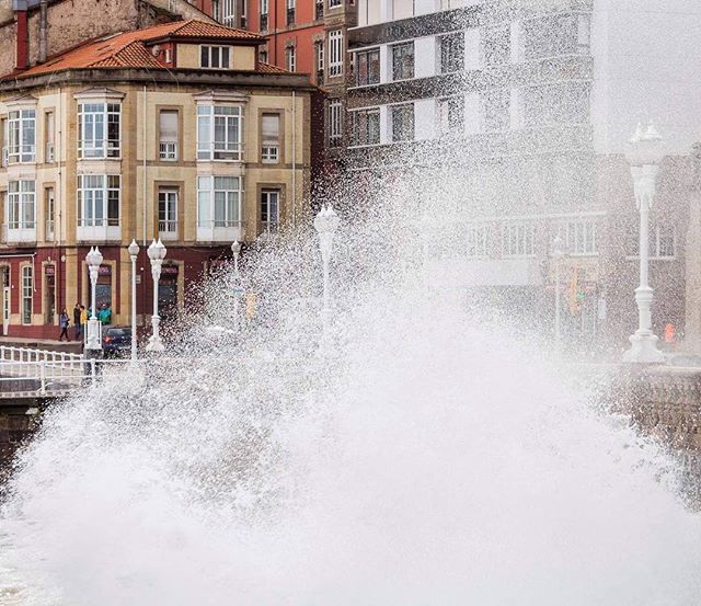 Espuma de mar...
#mifotodegijon 
#igersspain ift.tt/2zZzVKk