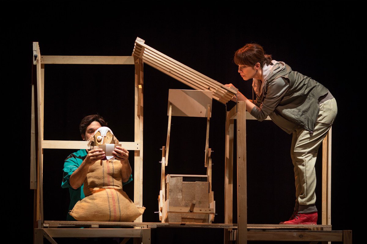 ¡La #Navidad es para los peques! 😊🎄 El <a href="/LavaVLL/">Laboratorio de las Artes de Valladolid :: LAVA</a> acoge durante estos días un gran número de espectáculos dentro de #ScnaFamiliarVLL

☑ 'La tragiclownmedia de Romeo y Julieta', de <a href="/CleverPeopleCo/">The Clever People Company</a> (22 DIC)

☑ 'El silencio de Hamelín', de <a href="/farresbrothers/">Farrés Brothers</a> i Cía (23 DIC)